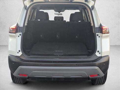 Used 2023 Nissan Rogue S image 6