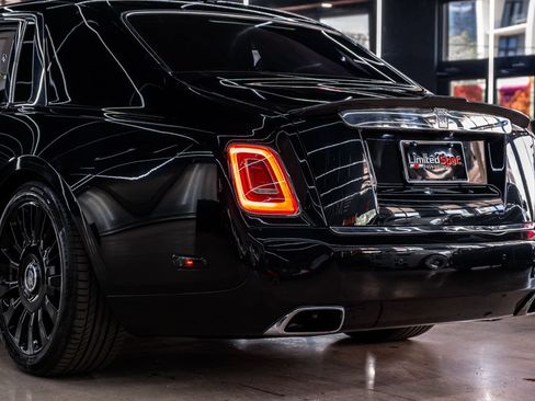 Used 2022 Rolls-Royce Phantom Sedan w/ The Phantom Package RWD image 23
