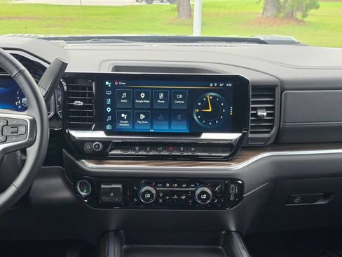 Used 2024 Chevrolet Silverado 3500 LT w/ Convenience Package AWD/4WD image 17
