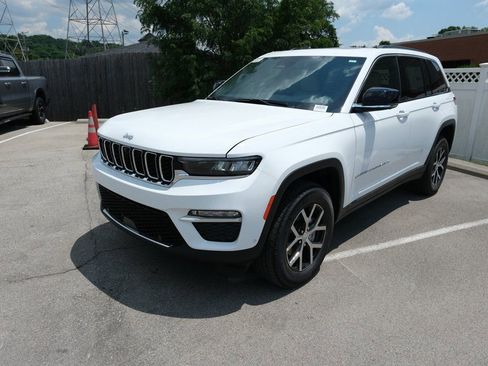 New 2025 Jeep Grand Cherokee Limited w/ Luxury Tech Group II AWD/4WD image 12