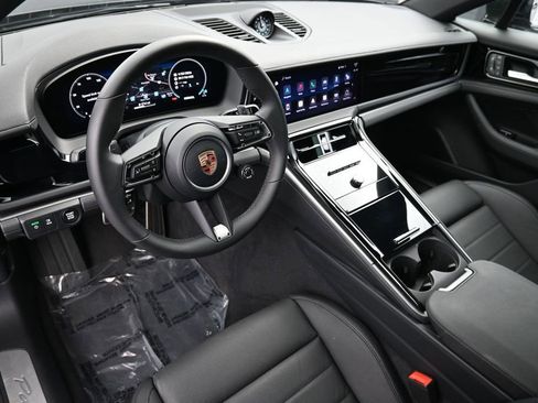Certified 2026 Porsche Panamera RWD image 4