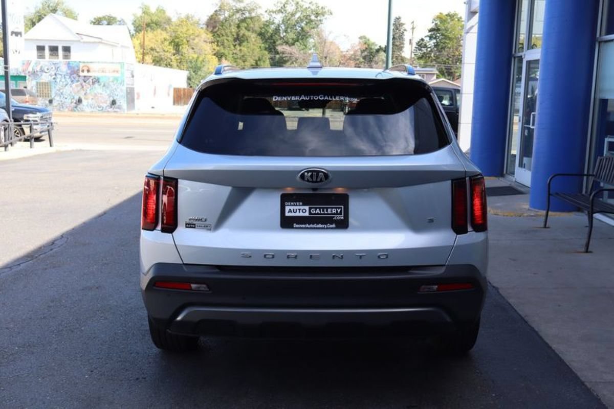 Used 2021 Kia Sorento S w/ Panoramic Sunroof Package AWD/4WD image 4