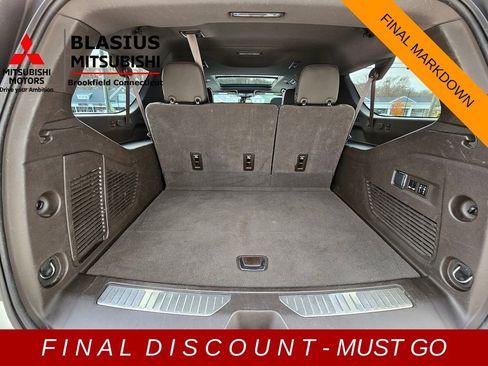 Used 2023 GMC Yukon XL Denali image 45