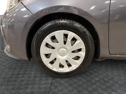 Used 2017 Toyota Yaris L image 15