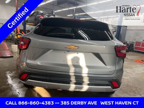 Used 2024 Chevrolet Trax LT w/ Driver Confidence Package image 4
