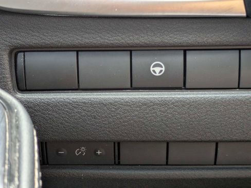 Used 2023 Nissan Rogue SV FWD image 15
