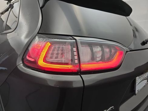 Used 2020 Jeep Cherokee Trailhawk w/ Cold Weather Group image 18