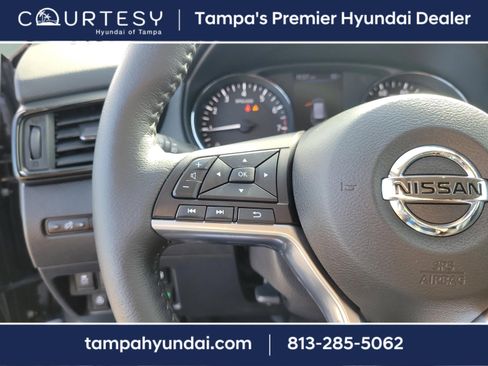 Used 2019 Nissan Rogue SL w/ Premium Package image 31