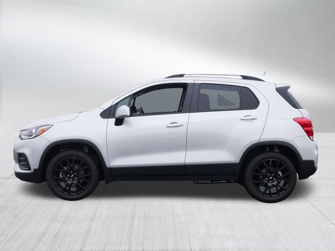 Used 2022 Chevrolet Trax LT w/ Sport Edition image 4