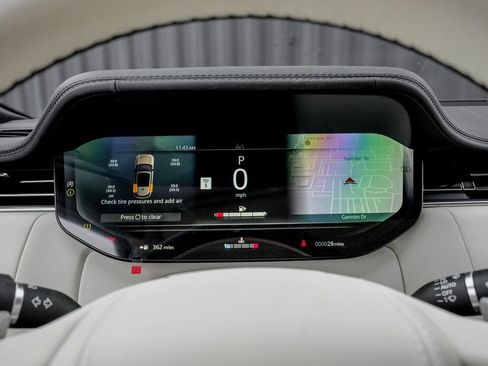 New 2025 Land Rover Range Rover SE image 11