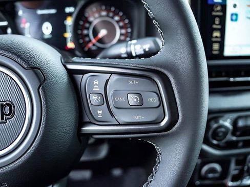 New 2025 Jeep Gladiator Sport image 15