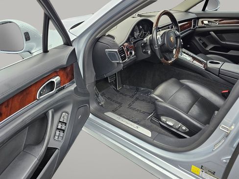Used 2014 Porsche Panamera S image 17
