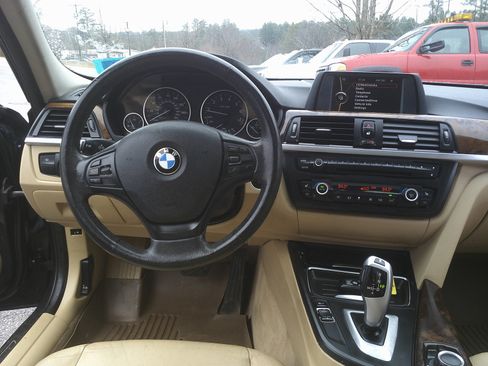 Used 2013 BMW 328i xDrive Sedan AWD/4WD image 13