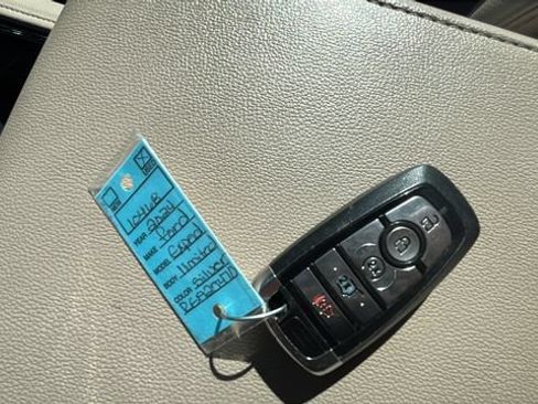 Used 2024 Ford Expedition Limited AWD/4WD image 31