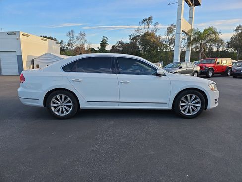 Used 2012 Volkswagen Passat 2.5 SEL image 4