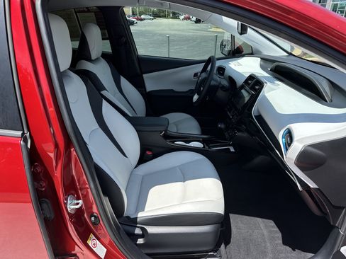 Used 2017 Toyota Prius Four Touring FWD image 33