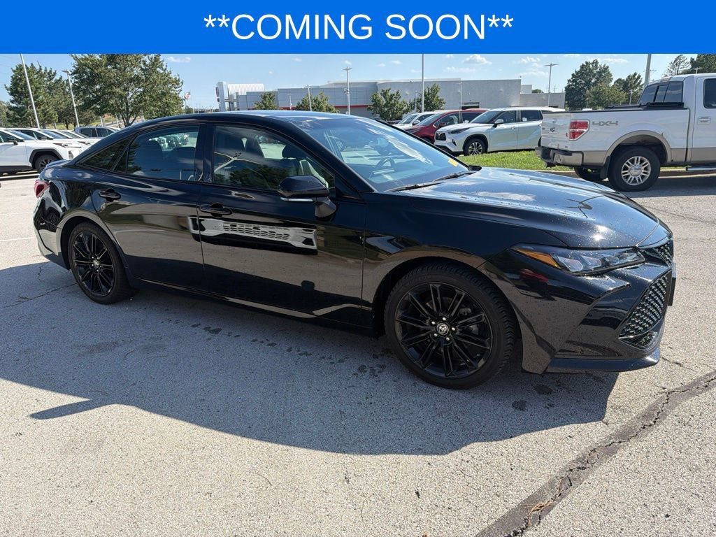 Used 2022 Toyota Avalon XSE FWD image 4