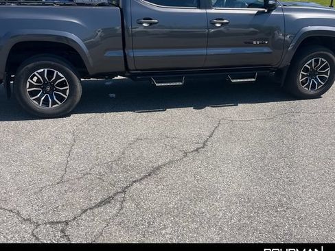 Used 2021 Toyota Tacoma TRD Sport AWD/4WD image 6