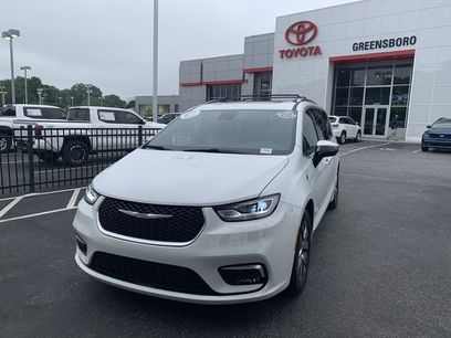 Used 2023 Chrysler Pacifica Pinnacle
