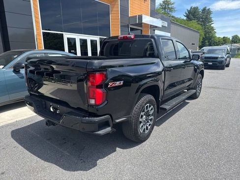Used 2025 Chevrolet Colorado Z71 AWD/4WD image 6