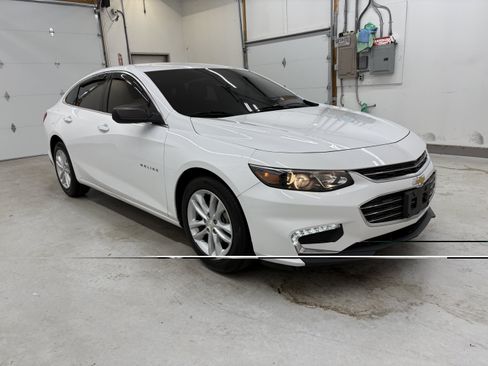 Used 2018 Chevrolet Malibu LT FWD image 5