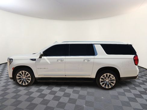 Used 2024 GMC Yukon XL Denali RWD image 2