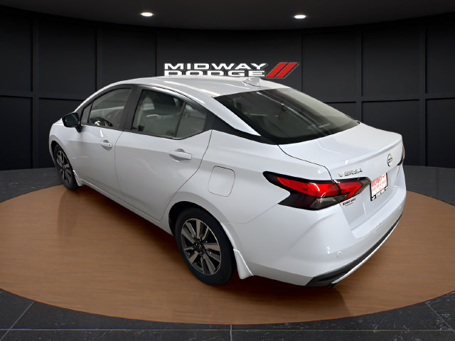 Used 2024 Nissan Versa SV w/ Electronics Package FWD image 3