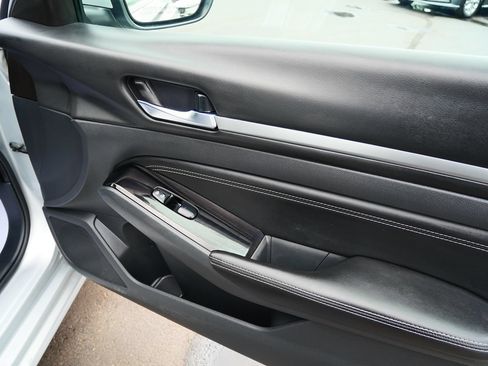 Used 2021 Nissan Altima 2.5 SV w/ SV Premium Package FWD image 18
