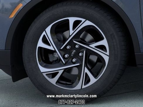 New 2026 Lincoln Nautilus Premier AWD/4WD image 19