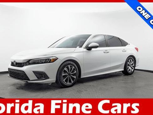 Used 2023 Honda Civic LX image 1