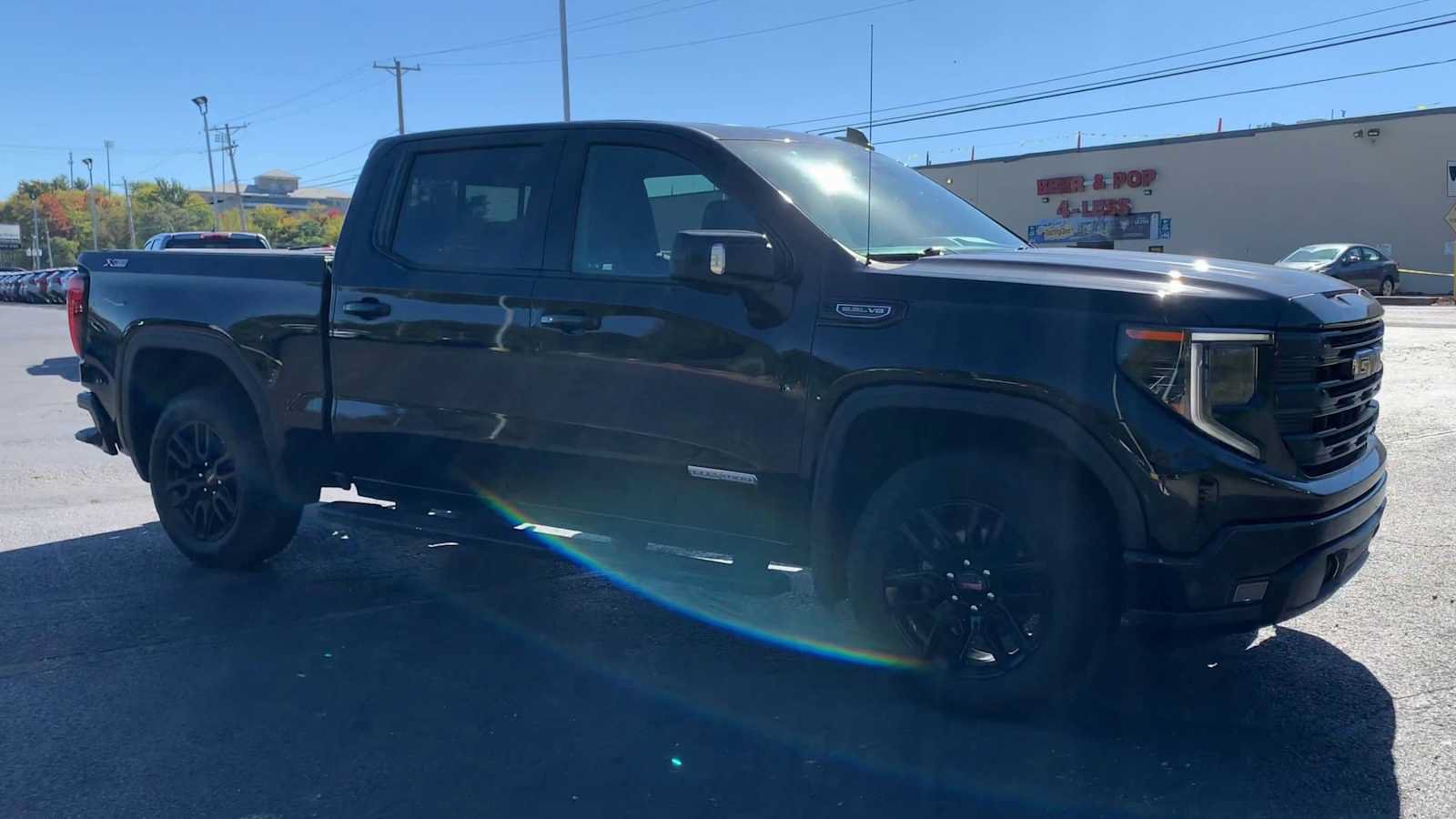 Used 2023 GMC Sierra 1500 Elevation w/ Elevation Premium Package AWD/4WD image 2