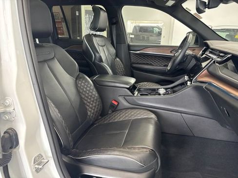Used 2023 Jeep Grand Cherokee Summit w/ Luxury Tech Group V AWD/4WD image 28