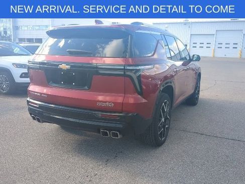 Certified 2025 Chevrolet Traverse High Country w/ LPO, Floor Liner Package AWD/4WD image 8