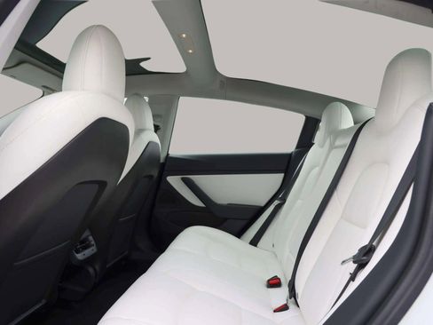 Used 2020 Tesla Model 3 Standard Range Plus image 29