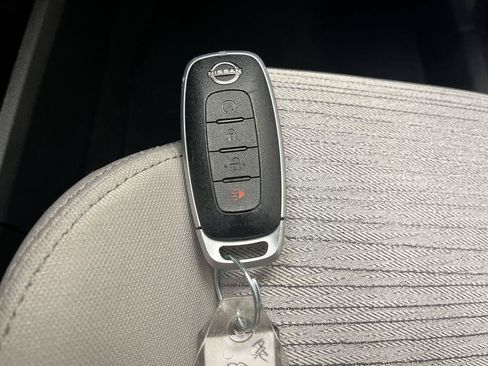 Used 2023 Nissan Rogue SV AWD/4WD image 26