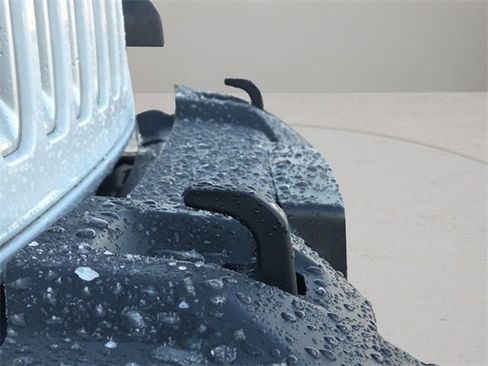 Used 2019 Jeep Wrangler Unlimited Sahara image 16