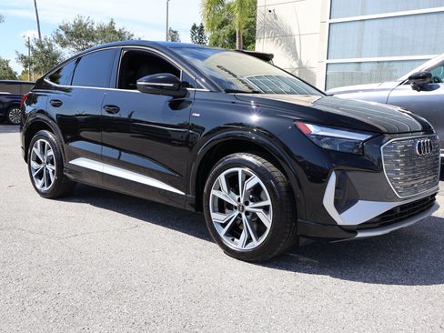 Used 2024 Audi Q4 e-tron Premium Plus image 10