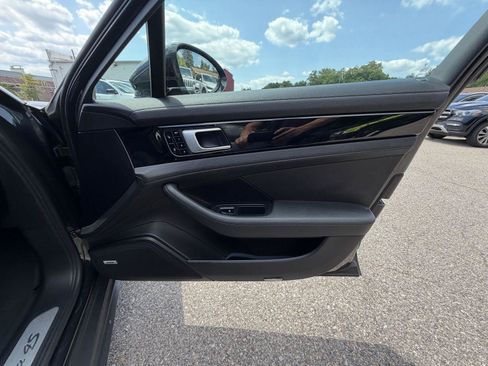 Used 2018 Porsche Panamera 4S AWD/4WD image 36