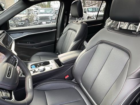 New 2025 Jeep Wagoneer S Limited image 17