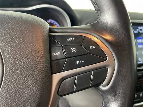 Certified 2021 Jeep Grand Cherokee Laredo X image 10