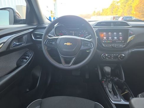 Used 2022 Chevrolet TrailBlazer LT w/ Convenience Package image 13
