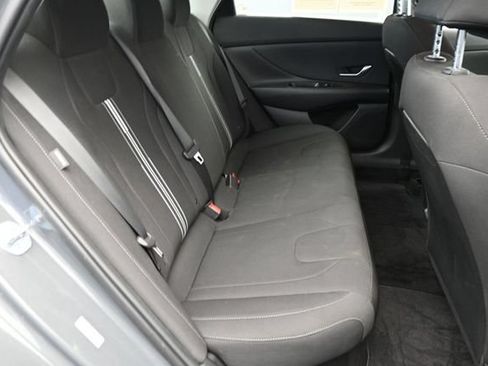 Used 2025 Hyundai Elantra Hybrid FWD image 29