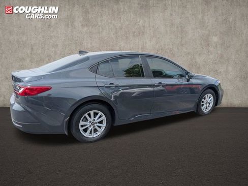 Used 2025 Toyota Camry LE AWD/4WD image 8