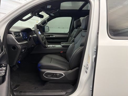 New 2025 Jeep Wagoneer Series II w/ Convenience Group I image 18