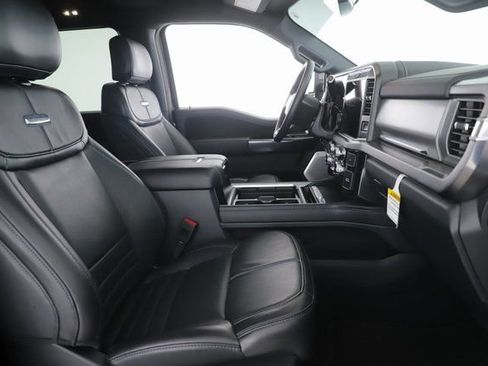 Used 2025 Ford F450 Platinum image 33