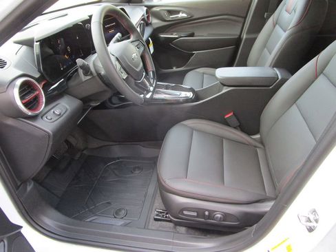 New 2026 Chevrolet Trax RS w/ Sunroof Package FWD image 19