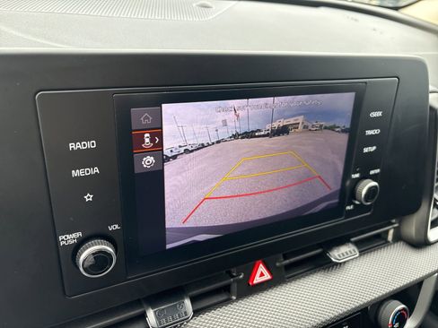 Used 2025 Kia Sportage LX FWD image 21