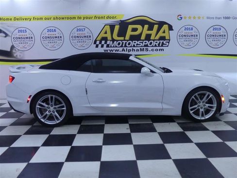 Used 2022 Chevrolet Camaro LT w/ Technology Package image 8