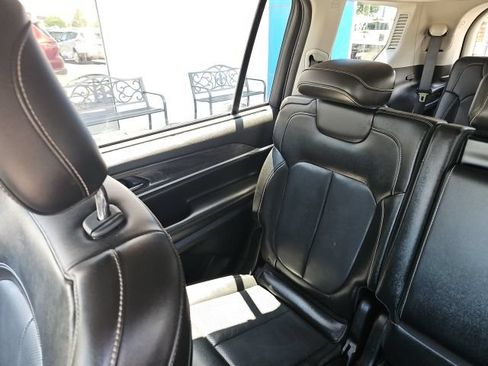 Used 2022 Jeep Grand Cherokee L Limited w/ Luxury Tech Group II AWD/4WD image 10