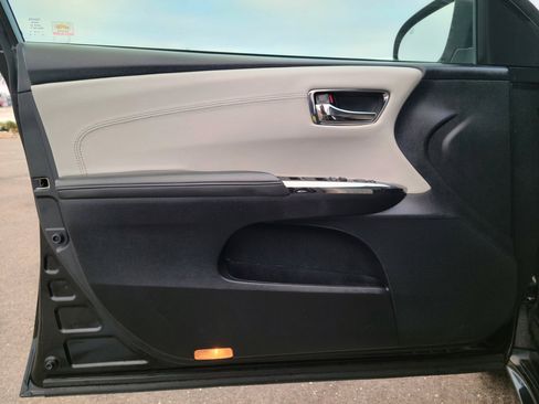 Used 2018 Toyota Avalon XLE image 8